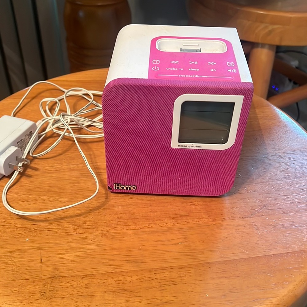 IHome Dock Speaker Alarm Clock Model IH120P